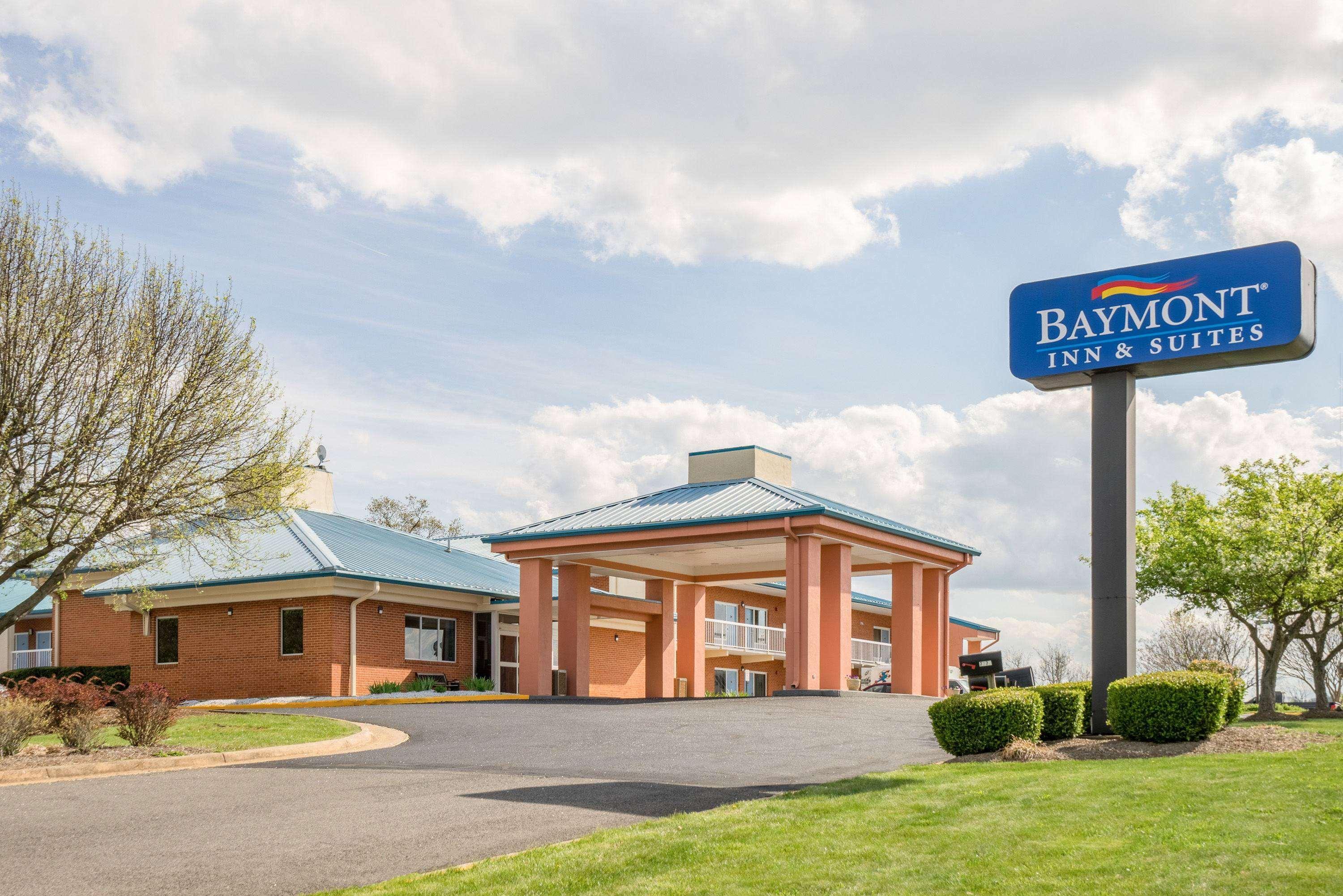 Baymont By Wyndham Warrenton Hotell Exteriör bild