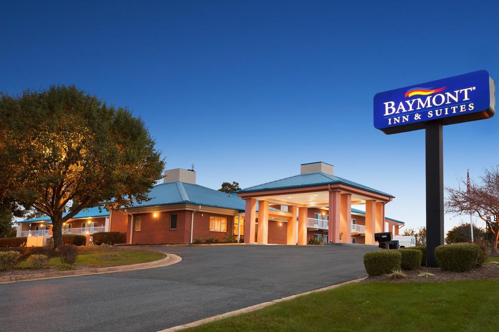 Baymont By Wyndham Warrenton Hotell Exteriör bild